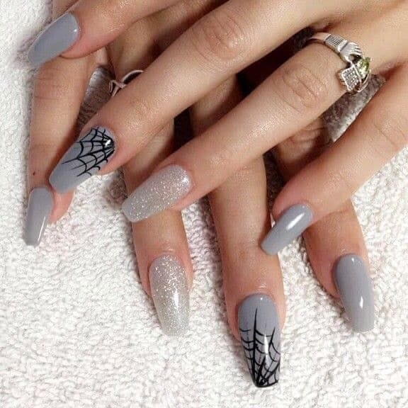 Pretty Grey Nails