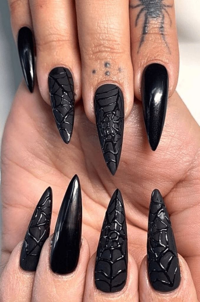 Black Spider Claws