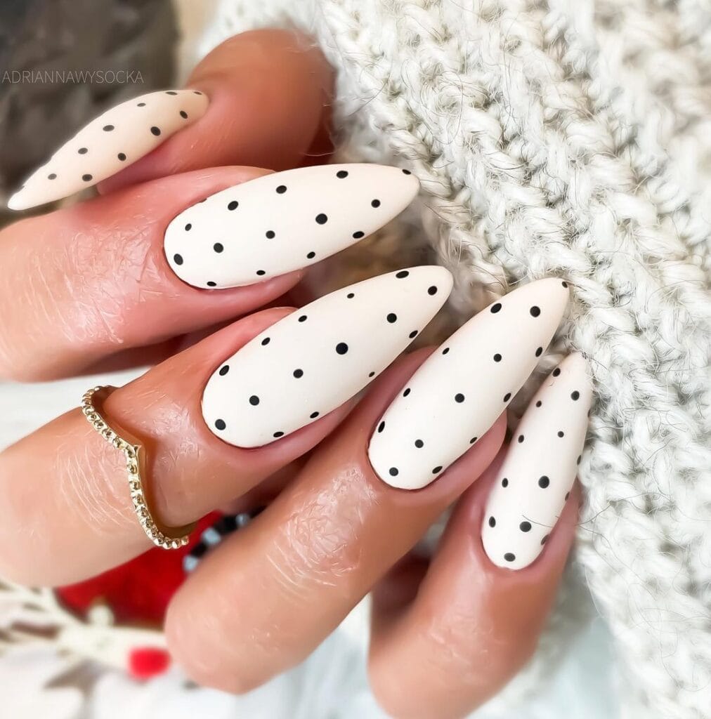 White Christmas Nails