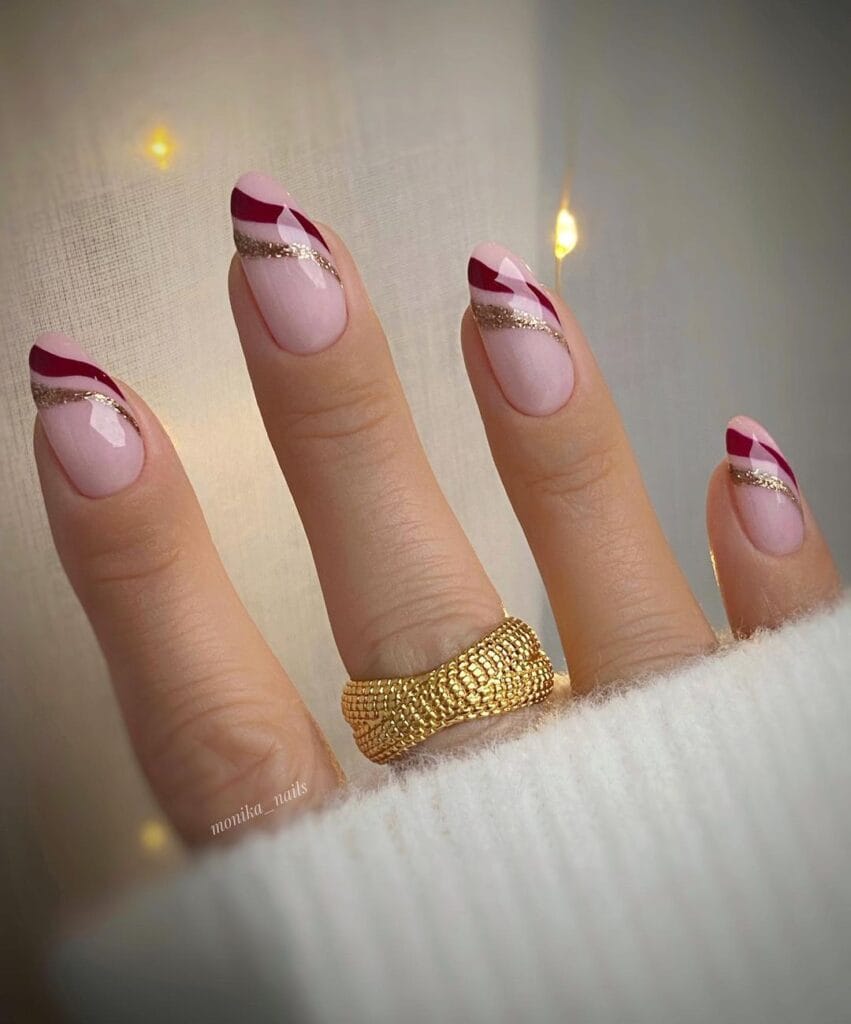 Red with Gold Christmas Nails 