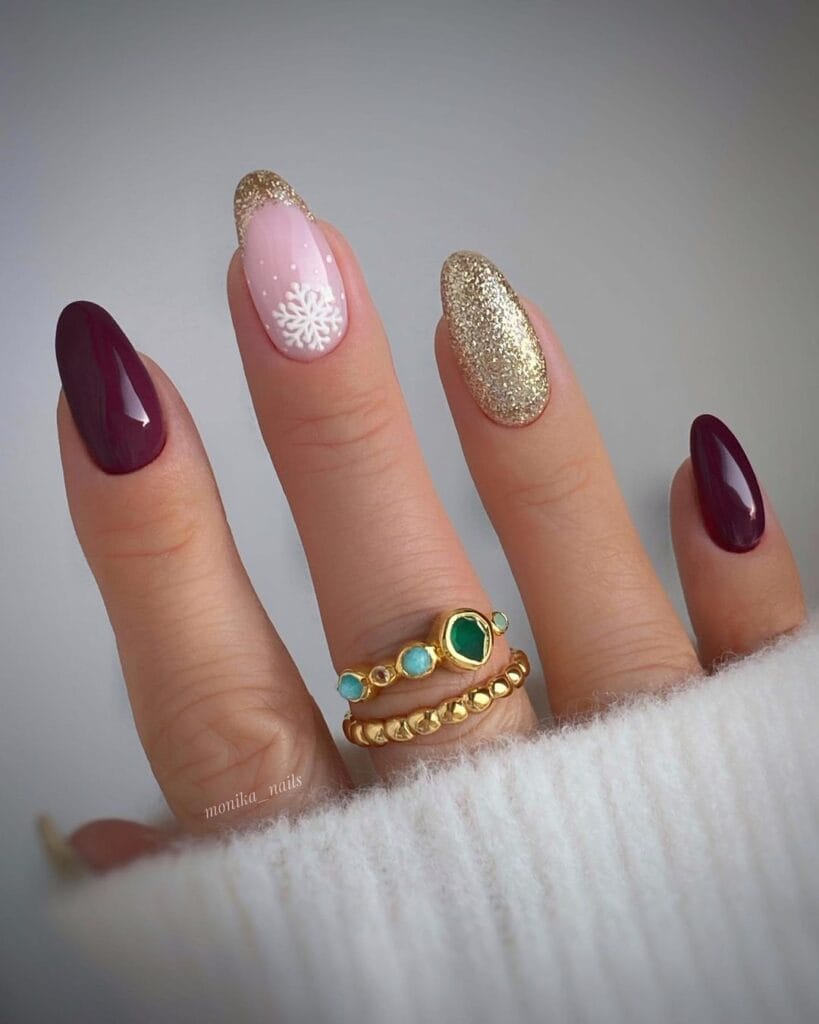 Red with Gold Christmas Nails 