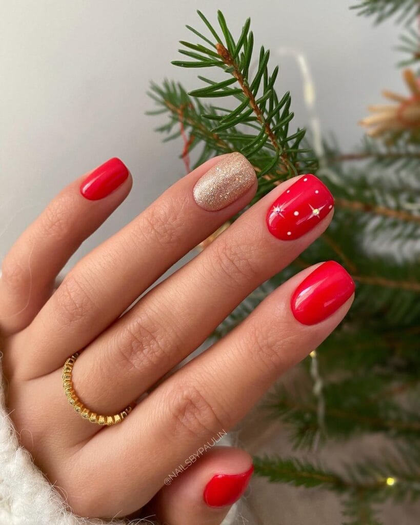 Red with Gold Christmas Nails 