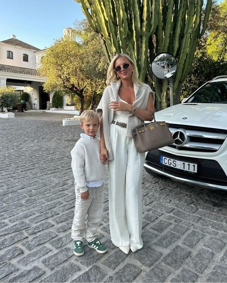 Mom Outfits White Top with Wide-Leg Pants