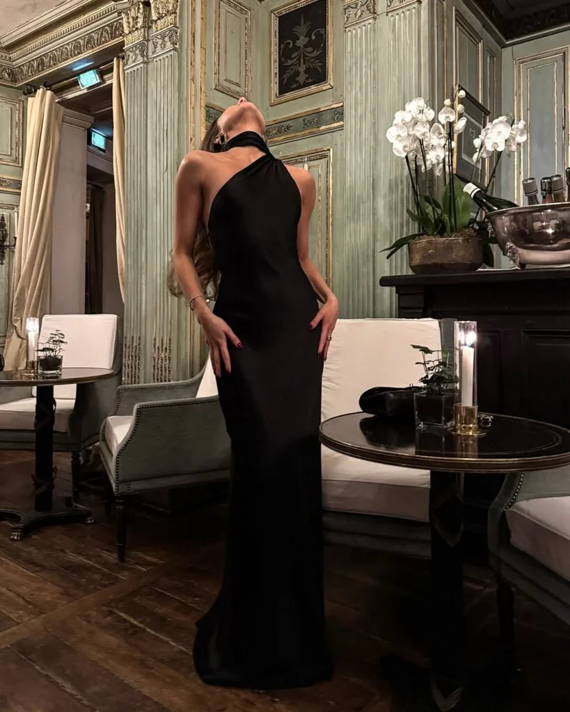 Elegant black halter-neck evening gown