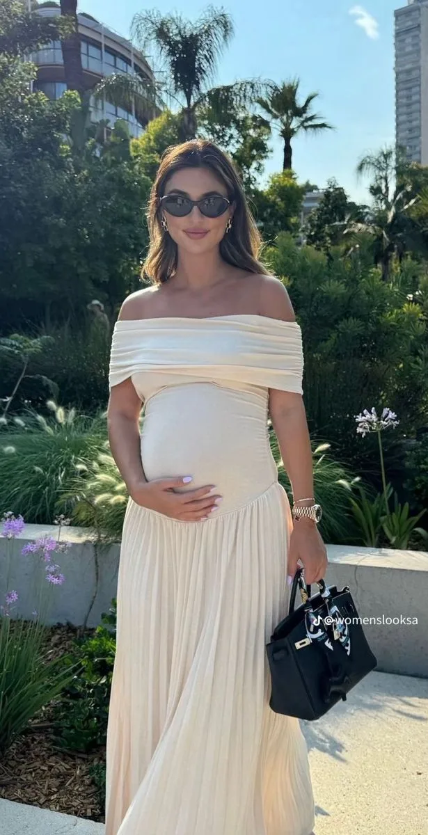 Spring Pregnancy Outfits Off-Shoulder Pleated Maxi Dress