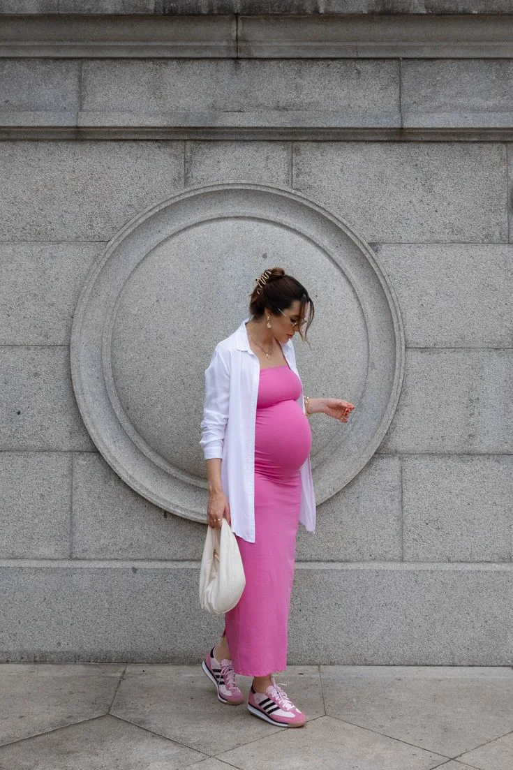 Spring Pregnancy Outfits Pink Bodycon Dress with Casual Layers