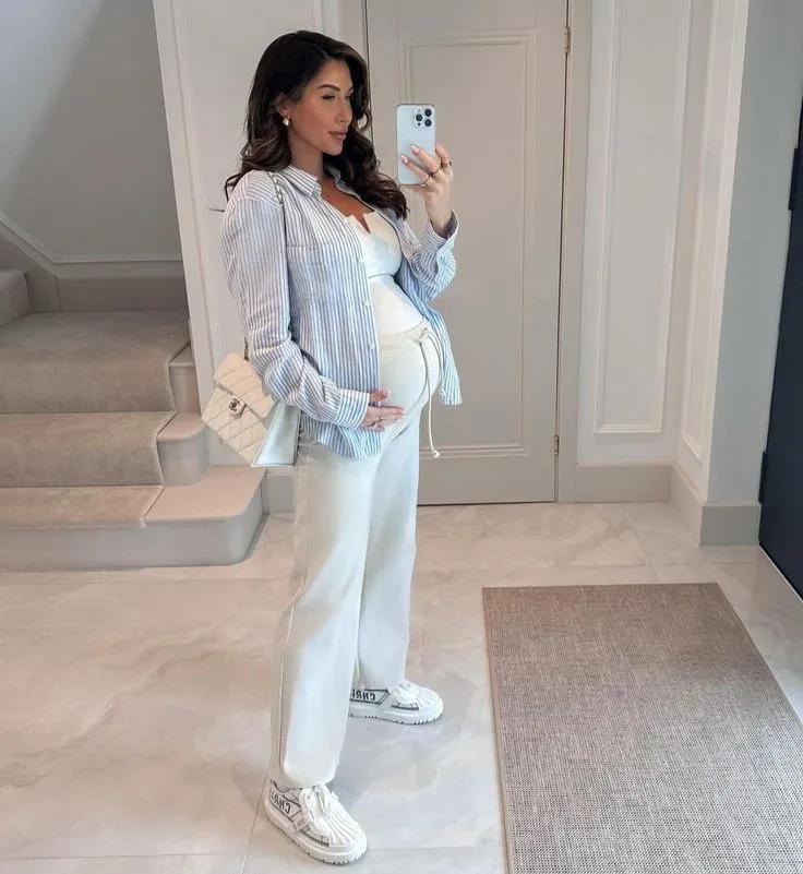 Spring Pregnancy Outfits Casual Chic Maternity Look with Layers