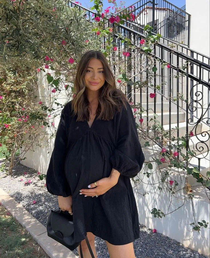 Spring Pregnancy Outfits Airy Black Smock Dress
