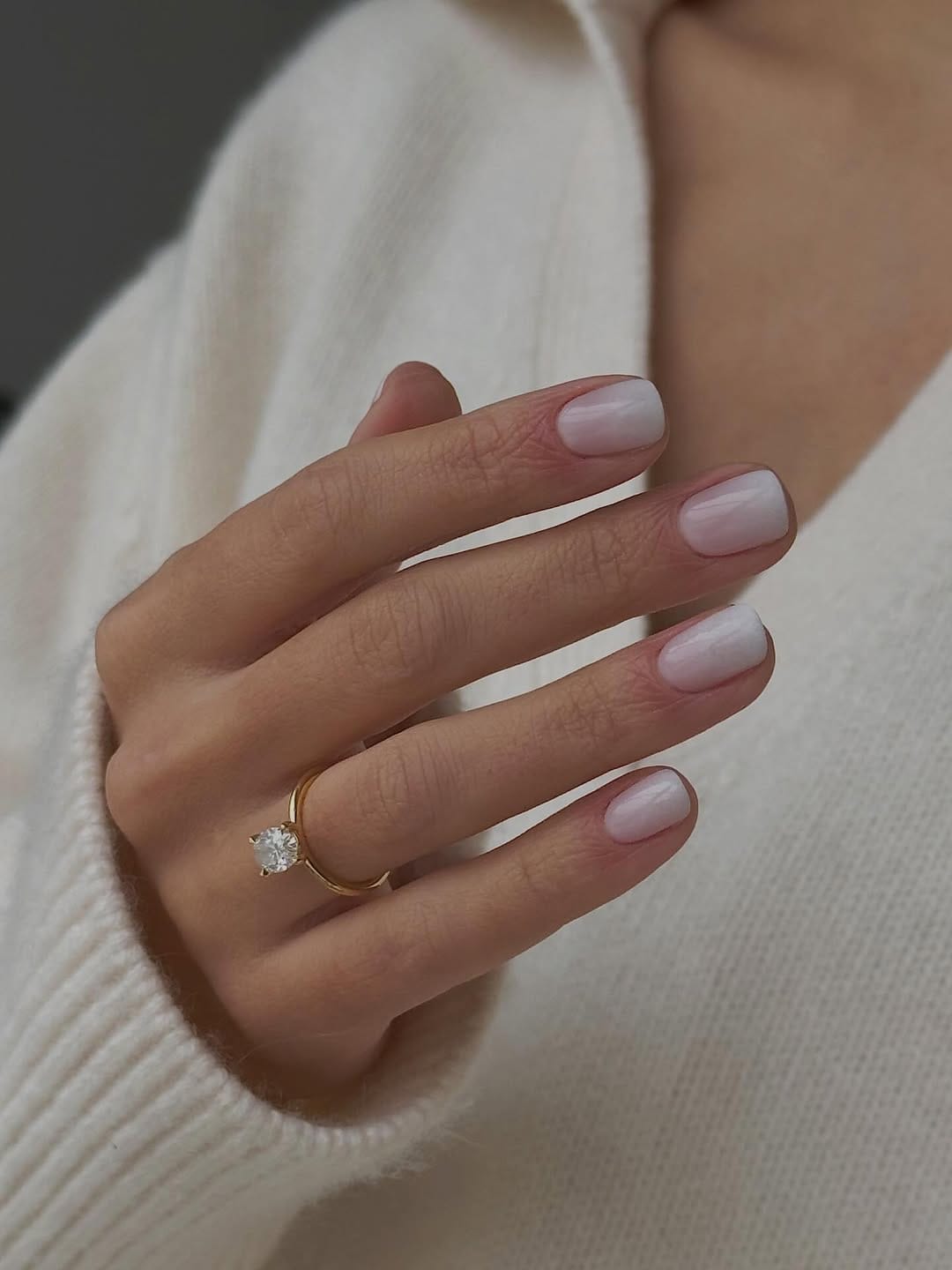 Milky lavender and white short nails for a pastel nail trend 2026